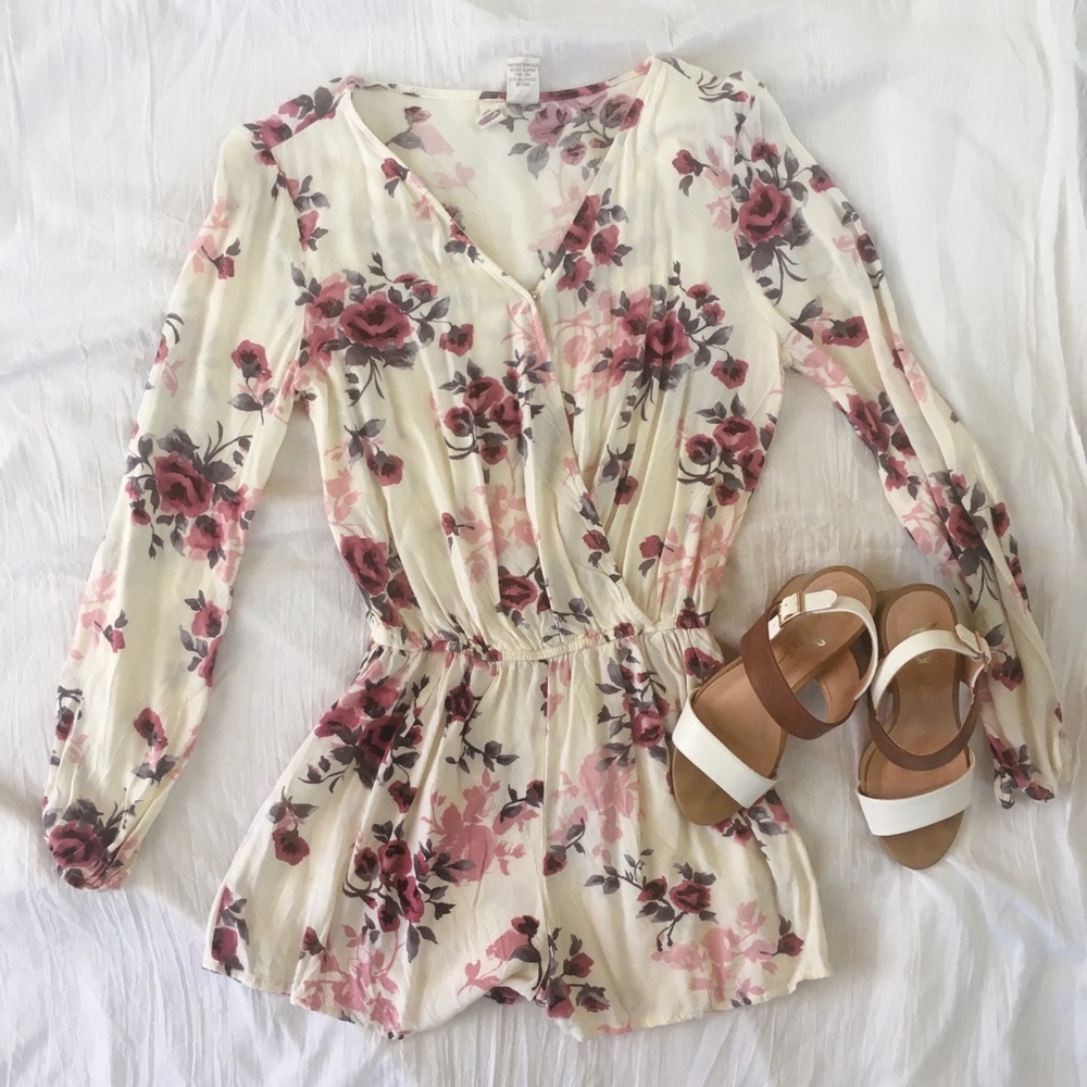 Mimi Chica Long sleeves floral romper